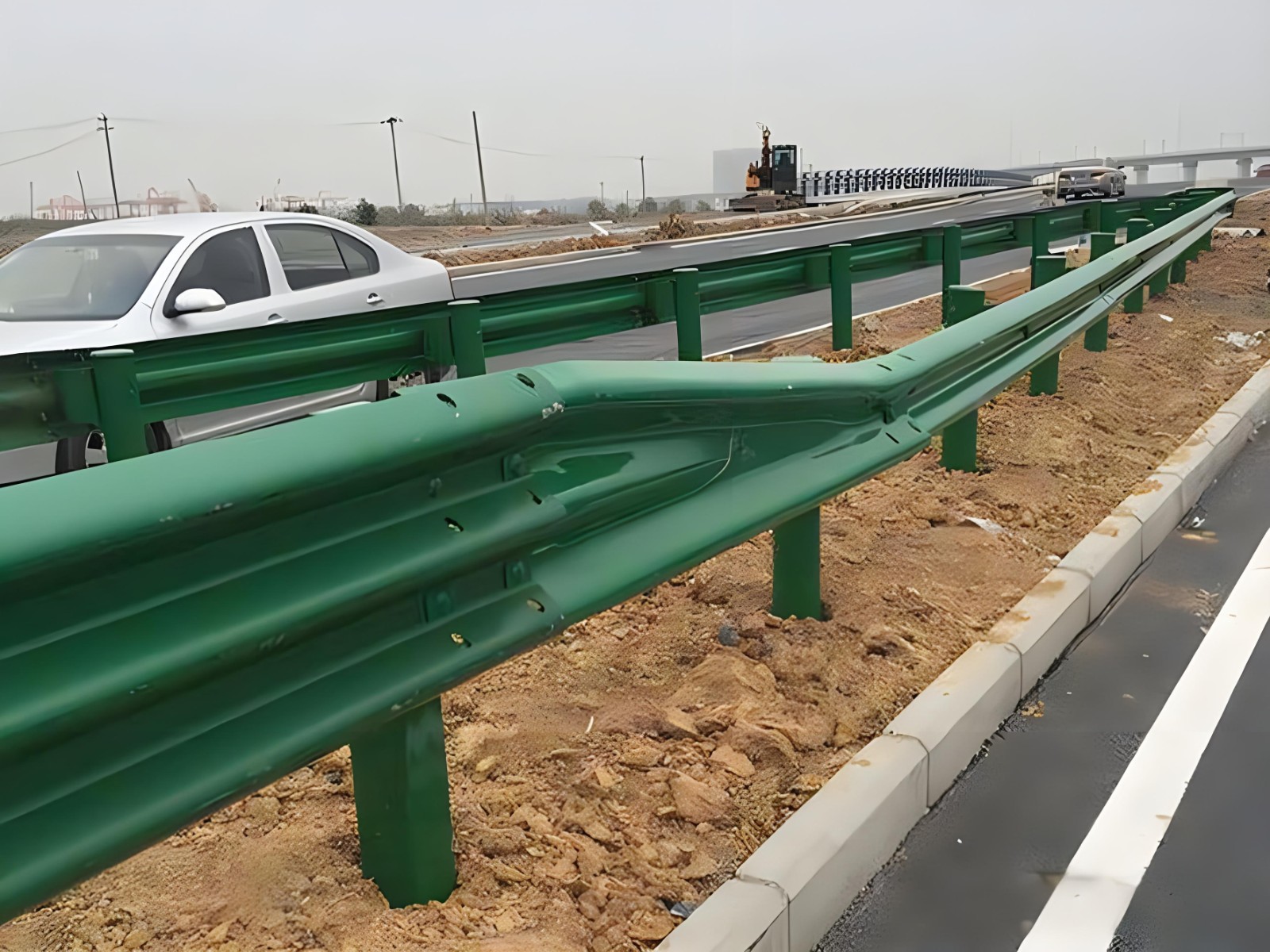 来宾高速波形护栏板日常维护方案确保道路安全新举措